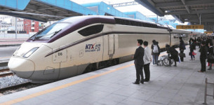이미 한 달 전에 매진… KTX 출근 전쟁