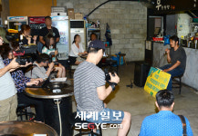 [포토] 기자회견을 갖는 가로수길 우장창창 서윤수 대표
