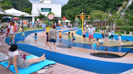 피서, 멀리 가지 마세요… 도심 물놀이장 인기