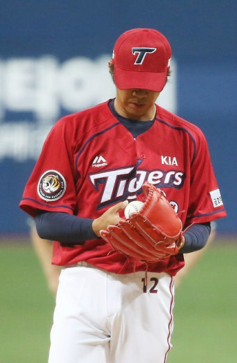 견제구 논란 임창용, 사회봉사활동 120시간 징계