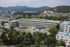 기껏해야 1만 원도 안 되는 점심을 파는 데…