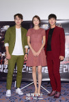 [포토] 이송이, 두 훈남사이에서 싱글벙글