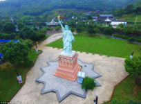 세계 랜드 마크를 한곳에 모은 중국 테마파크