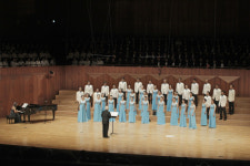 바이브, 연말 콘서트 합창단 윤학원코랄과 콜라보