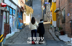 [기획] 추억 속 동네 이화벽화마을…흐뭇한 상상의 세계로 빠지다