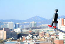 [기획] 추억 속 동네 이화벽화마을…흐뭇한 상상의 세계로 빠지다