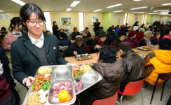 효심 가득… 연말 맞이 경로잔치