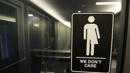 생물학적 성은 선택했지만… 화장실은 선택할 수 없다