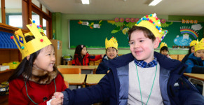 초등학교 입학식… “반갑다 친구야”