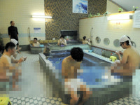 日 목욕탕 미팅…보는 게 아닌 목소리로 인연 찾기
