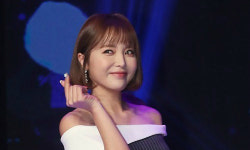 이날만큼은 모든 시름 내려놓고… 브라보! 꽃 대신 노래