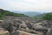 [여행] 만 마리의 물고기떼 여기, 돌산을 이뤘다