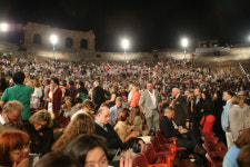 [박윤정의 원더풀 페스티벌] 알프스에 둘러싸인채… 여름밤의 클래식 향연