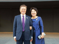 일일 드라마 '청와대 사람들'…靑, 독일 방문 사진 드라마 형식으로 꾸며