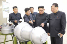 외교부 北, 中 양탄일성 모델로 인도·파키스탄처럼 핵보유국 인정받으려