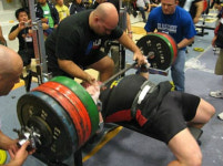 벤치프레스 하던 50대, 90㎏ 역기에 눌려 숨져…헬스장서 혼자 운동하다가