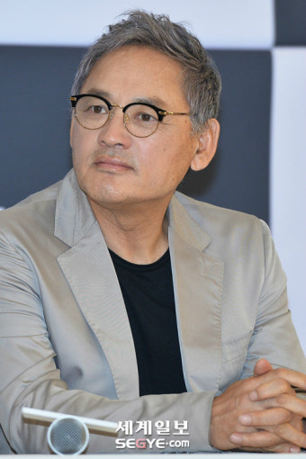 유인촌 전 장관 