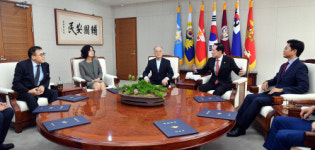 [박수찬의 軍] 적폐청산에 발목잡힌 軍 “미래 생각할 여유 없다”