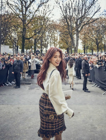 박신혜 '파리 샤넬 패션쇼' 참석…현장 모습 공개