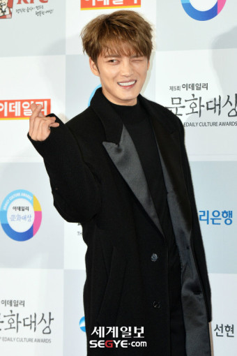[포토] 김재중 '셀카 포즈 어때요?'