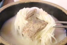 MB, 예상대로 설렁탕 점심… 檢 한그릇 잘 드셨다