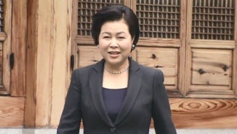 檢, 김윤옥 대면조사할 듯… 대통령 못지않은 '영부인 잔혹사'