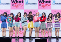 “신곡 ‘왓 이즈 러브?’ 1위하면 ‘레옹’ 분장해 무대 설게요”