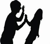 헤어지자는 프랑스인 여친 때려 멍들게 한 20대男, 접근금지