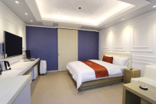 호기심에… 모텔 직원, 마스터키로 여성 객실 침입