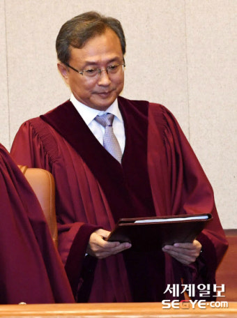 大法 한숨 돌렸다…헌재 