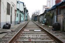 기찻길 옆 모텔, 철도시설公과 소송해 이긴 사연
