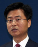 로펌광희재최윤수법률사무소 | '불법사찰' 최윤수 징역 2년6개월 구형