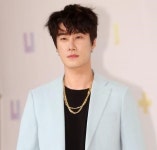 산이 워마드 노! 페미니스트 노! 너네 정신병…막말에 공연 중단 사태까지