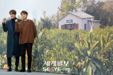 [포토] 유연석-손호준 감귤 농장 카페 놀러오세요~