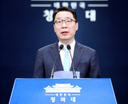 윤영찬 초대 소통수석으로 文 보좌한 나, 21대 총선서 중원 탈환하겠다 민주당 입당