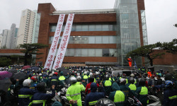 법인분할 주총 앞두고 현대중공업 노조, 주총장 점거 농성