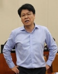 한국당 女당원 엉덩이춤…응원한 황교안, 분노한 장제원