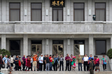 트럼프, 북측 통일각 가나… “분계선 월경 문제없어” 