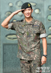 [포토] 김수현  특급전사의 전역신고