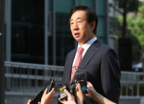 김성태, 경찰에 검찰 고소…“정권의 보복이자 총선용 계략”