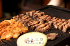 삼겹살엔 소주, 맥주엔 치킨 [명욱의 술 인문학] 