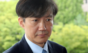[속보] 조국 “특별수사 등 검찰 직접수사 축소” 지시···‘윤석열 특수라인’ 겨냥?