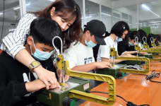 “달걀 품은 에디슨처럼”… 괴짜들이 더 존중받는 ‘미래형 교실’ [4차산업혁명시대 메이커교육 현장을 가다]