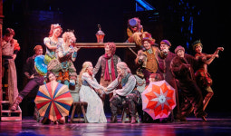 창작 뮤지컬 ‘웃는 남자’ 극장서 개봉