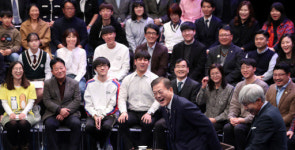 박지원 탁현민 그립다, 그의 빈자리 커보여…국민과의 대화 좀 산만