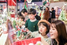 파라다이스세가사미샵파트 | [포토] 파라다이스시티, 동화 속 산타마을 콘셉트 ‘크리스마스 마켓’ 개장