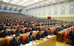 北, 노동당 전원회의 ‘새로운 길’ 강조…경제→핵무력으로 노선 바꾸나