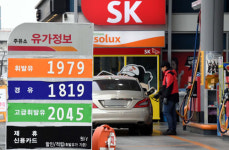 꺾일 줄 모르는 기름값