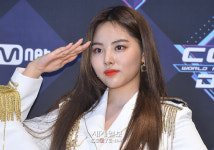 [포토] 벤디트 송희 각잡힌  경례