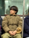 도심 속 미소년인가 지하철 탄 월드스타 BTS 뷔 너무 좋았다